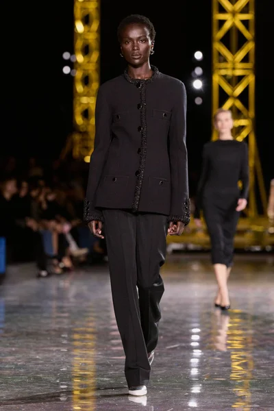 Look 77